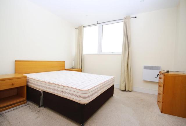  Image of 2 bedroom Apartment for sale in Wharf Lane London E14 at London, E14 7HW