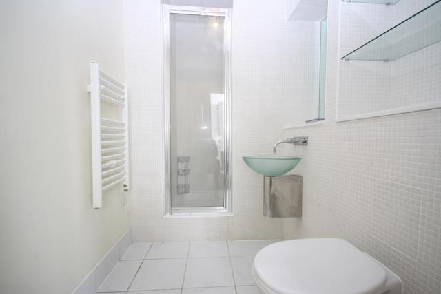  Image of 2 bedroom Apartment for sale in Wharf Lane London E14 at London, E14 7HW