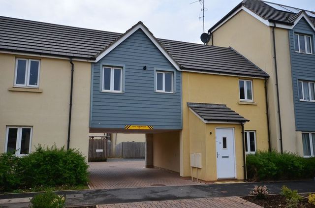  Image of 2 bedroom Flat for sale in Pavilions Close Brixham TQ5 at Pavilions Close  Brixham, TQ5 8BU