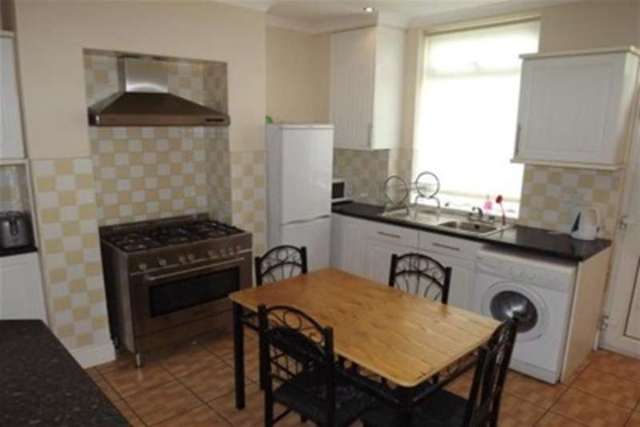  Image of 4 bedroom Detached house to rent in Penrhyn Road Sheffield S11 at Sheffield, S11 8UN