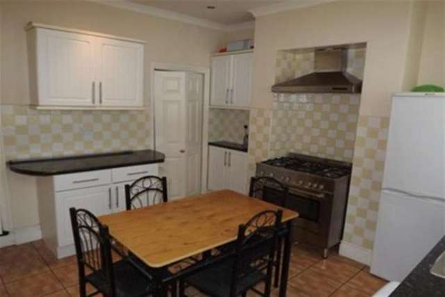  Image of 4 bedroom Detached house to rent in Penrhyn Road Sheffield S11 at Sheffield, S11 8UN