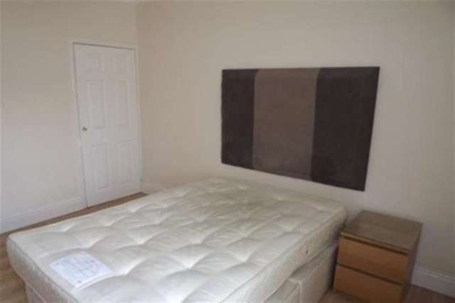  Image of 4 bedroom Detached house to rent in Penrhyn Road Sheffield S11 at Sheffield, S11 8UN