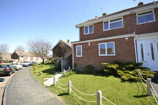  Image of 3 bedroom Detached house to rent in Percival Road Eastbourne BN22 at Eastbourne, BN22 9JU