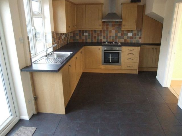  Image of 3 bedroom Semi-Detached house for sale in Pitchers Hill Wickhamford Evesham WR11 at Pitchers Hill Wickhamford Evesham, WR11 7RT