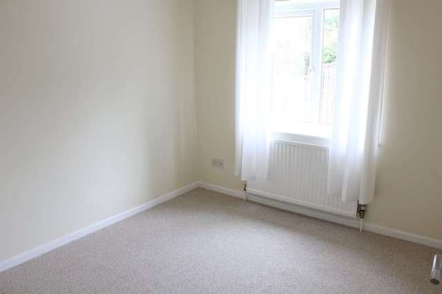  Image of 3 bedroom End of Terrace to rent in Pomphlett Gardens Plymstock Plymouth PL9 at Plymstock Plymouth Devon, PL9 7QX