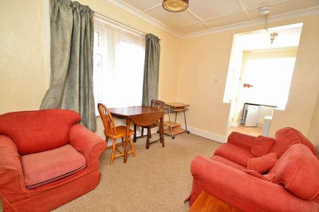  Image of 3 bedroom Flat for sale in Portswood Road Southampton SO17 at Southampton, SO17 2TH