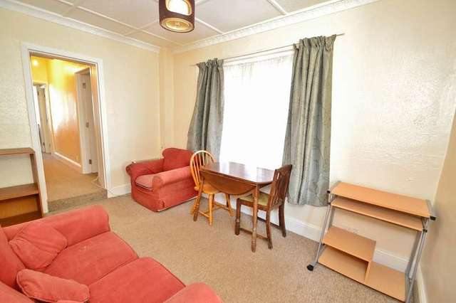  Image of 3 bedroom Flat for sale in Portswood Road Southampton SO17 at Southampton, SO17 2TH