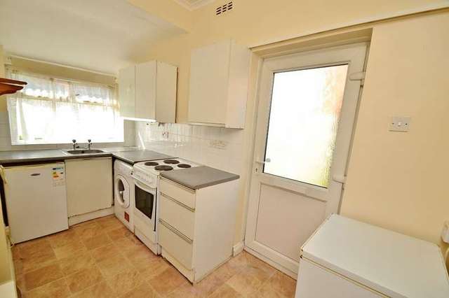 Image of 3 bedroom Flat for sale in Portswood Road Southampton SO17 at Southampton, SO17 2TH