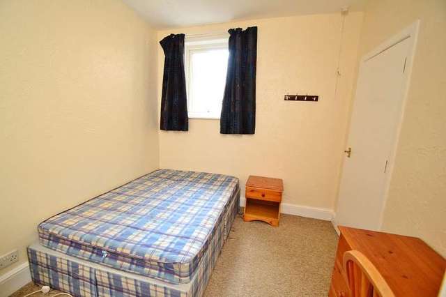  Image of 3 bedroom Flat for sale in Portswood Road Southampton SO17 at Southampton, SO17 2TH