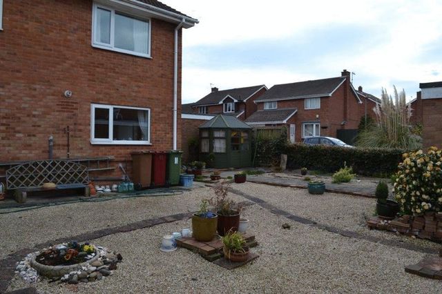  Image of 3 bedroom Detached house for sale in Queen Elizabeth Way Barton-upon-Humber DN18 at Queen Elizabeth Way  Barton-Upon-Humber, DN18 6AJ