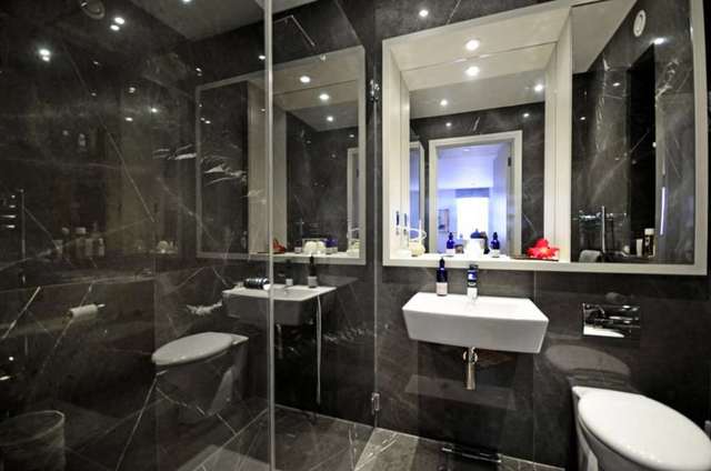  Image of 3 bedroom Town House to rent in Rampart Street London E1 at Rampart Street Whitechapel London, E1 2LA