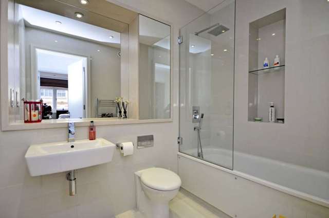  Image of 3 bedroom Town House to rent in Rampart Street London E1 at Rampart Street Whitechapel London, E1 2LA