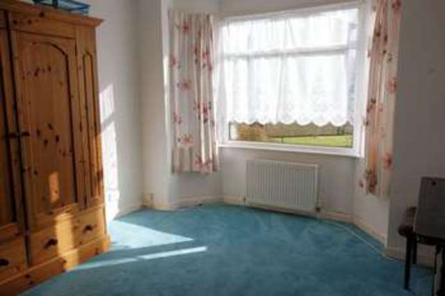  Image of 3 bedroom Semi-Detached house for sale in Redlands Lane Fareham PO16 at Redlands Lane  Fareham, PO16 0UD