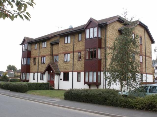  Image of 2 bedroom Flat to rent in Redwood Grove Bedford MK42 at Bedford Beds Beds, MK42 9NQ