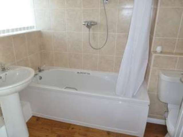  Image of 1 bedroom Flat for sale in Ellis Court Roman Bank Skegness PE25 at Roman Bank  Skegness, PE25 2SB