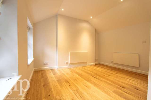 Image of 2 bedroom Apartment to rent in Rupert Street London W1D at Rupert Street Soho London, W1D 6DN