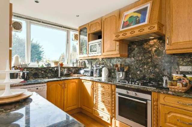  Image of 4 bedroom Flat for sale in Shepherds Close London N6 at Shepherds Close  Highgate, N6 5AG