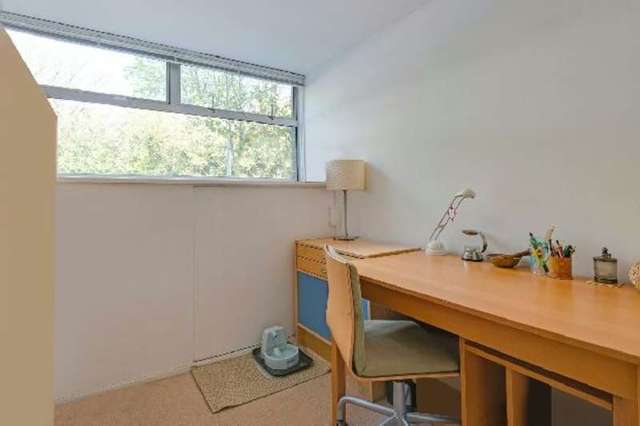  Image of 4 bedroom Flat for sale in Shepherds Close London N6 at Shepherds Close  Highgate, N6 5AG