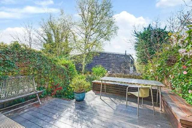  Image of 4 bedroom Flat for sale in Shepherds Close London N6 at Shepherds Close  Highgate, N6 5AG