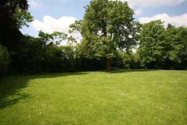  Image of 2 bedroom Flat for sale in Shoot Up Hill London NW2 at Kilburn London Fortune Green, NW2 3PX