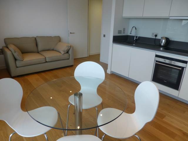  Image of 1 bedroom Flat to rent in Simpson Loan Edinburgh EH3 at Meadows Edinburgh Edinburgh, EH3 9GF