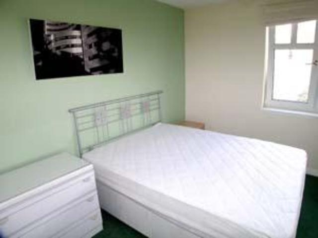  Image of 2 bedroom Flat to rent in Sinclair Place Edinburgh EH11 at Shandon Edinburgh Edinburgh, EH11 1AN