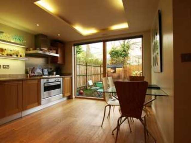  Image of 3 bedroom Semi-Detached house to rent in Sloane Mews London N8 at Aubrey Road Crouch End Hornsey, N8 9HB