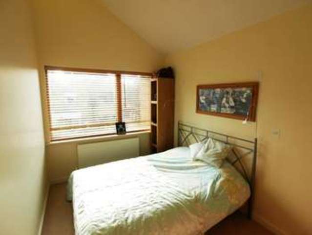  Image of 3 bedroom Semi-Detached house to rent in Sloane Mews London N8 at Aubrey Road Crouch End Hornsey, N8 9HB