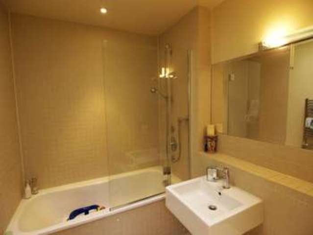  Image of 3 bedroom Semi-Detached house to rent in Sloane Mews London N8 at Aubrey Road Crouch End Hornsey, N8 9HB