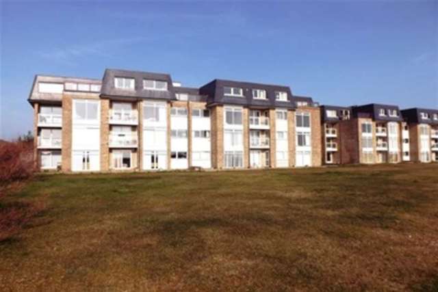  Image of 3 bedroom Flat to rent in Southwood Road Hayling Island PO11 at Hayling Island, PO11 9RH