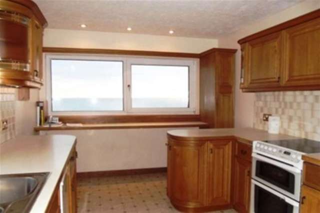  Image of 3 bedroom Flat to rent in Southwood Road Hayling Island PO11 at Hayling Island, PO11 9RH
