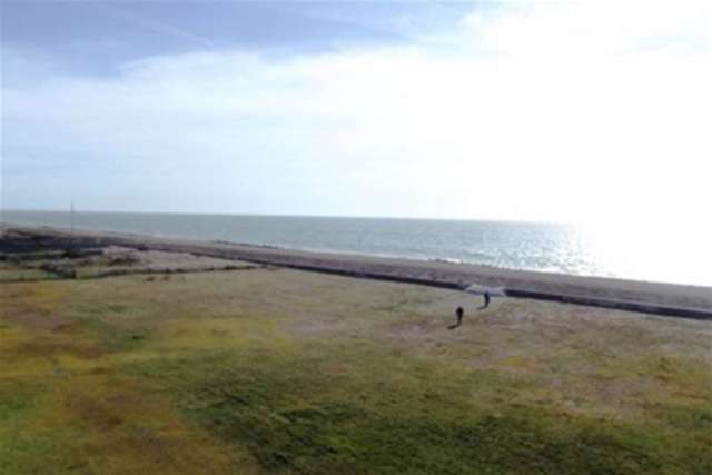  Image of 3 bedroom Flat to rent in Southwood Road Hayling Island PO11 at Hayling Island, PO11 9RH