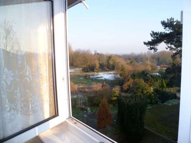  Image of 2 bedroom Maisonette to rent in Bexley Road London SE9 at Bexley Road Eltham London, SE9 2PE