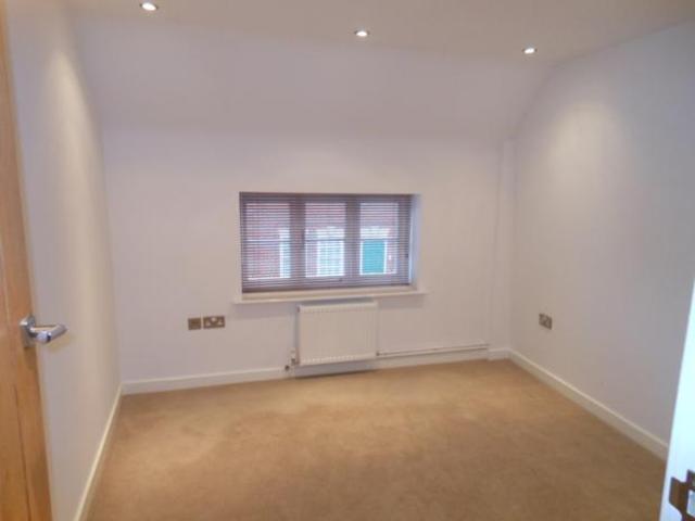  Image of 3 bedroom Flat to rent in St. Cuthberts Street Bedford MK40 at Bedford Beds Beds, MK40 3JB