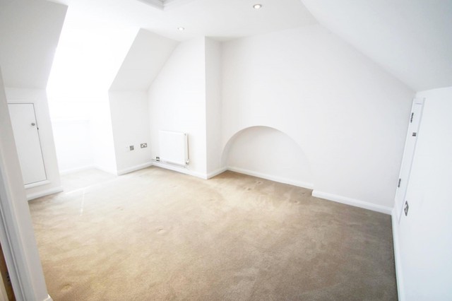  Image of 3 bedroom Maisonette to rent in St. Peters Street St. Albans AL1 at St Albans, AL1 3DP