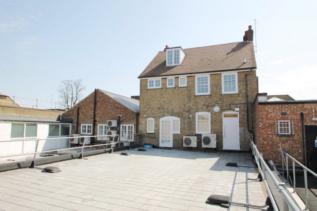  Image of 3 bedroom Maisonette to rent in St. Peters Street St. Albans AL1 at St Albans, AL1 3DP