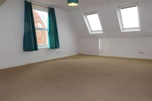  Image of 2 bedroom Flat to rent in St. Ronans Road Southsea PO4 at Southsea, PO4 0PP