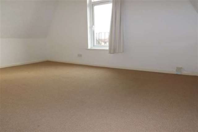  Image of 2 bedroom Flat to rent in St. Ronans Road Southsea PO4 at Southsea, PO4 0PP