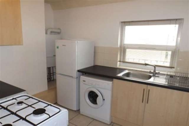  Image of 2 bedroom Flat to rent in St. Ronans Road Southsea PO4 at Southsea, PO4 0PP