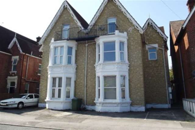  Image of 2 bedroom Flat to rent in St. Ronans Road Southsea PO4 at Southsea, PO4 0PP