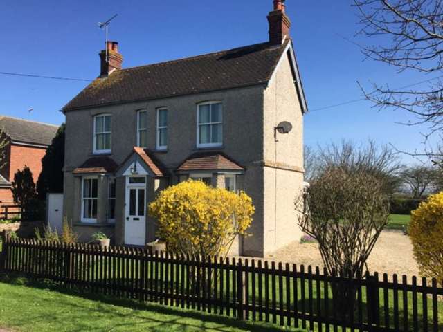  Image of 2 bedroom Detached house to rent in Station Road Quainton Aylesbury HP22 at Station Road Quainton Aylesbury, HP22 4BX