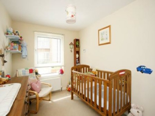  Image of 2 bedroom Flat to rent in Stenhouse Gardens Edinburgh EH11 at Edinburgh  Craiglockhart, EH11 3LS