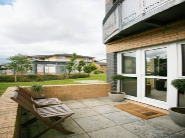 Image of 2 bedroom Flat to rent in Stenhouse Gardens Edinburgh EH11 at Edinburgh  Craiglockhart, EH11 3LS