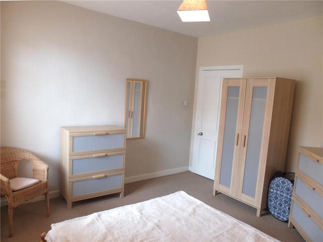  Image of 2 bedroom Flat to rent in Stenhouse Gardens North Edinburgh EH11 at Stenhouse Edinburgh Edinburgh, EH11 3EL
