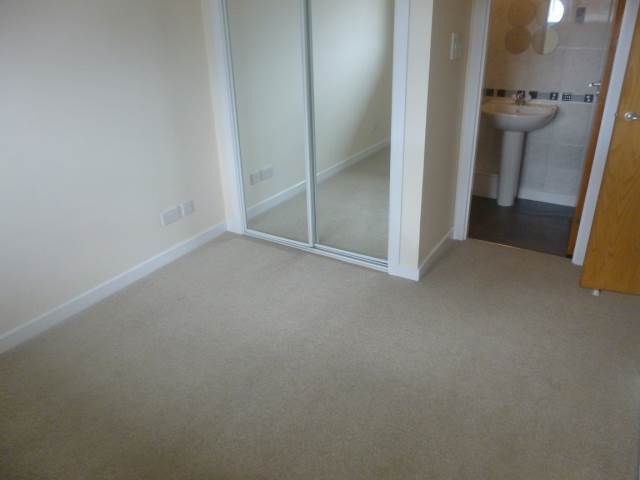  Image of 2 bedroom Flat to rent in Stenhouse Gardens Edinburgh EH11 at Saughton Edinburgh Edinburgh, EH11 3LS