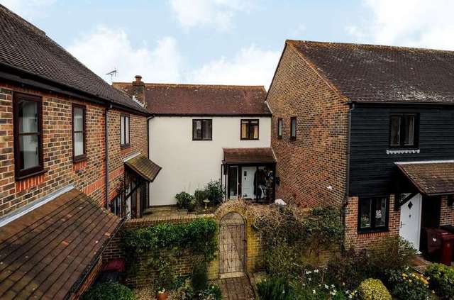  Image of 3 bedroom Detached house for sale in Storrington Close Chichester PO19 at Fishbourne, PO19 3QB