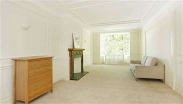  Image of 5 bedroom Flat to rent in Park Road London NW8 at London, NW8 7HY