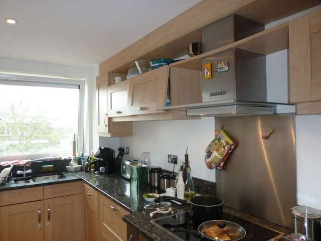  Image of 2 bedroom Flat to rent in Lamberts Road Surbiton KT5 at Surbiton Surrey, KT5 8AZ