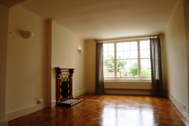  Image of 2 bedroom Ground Flat to rent in Norfolk Place Littlehampton BN17 at Norfolk Place  Littlehampton, BN17 5PB