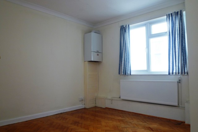  Image of 2 bedroom Ground Flat to rent in Norfolk Place Littlehampton BN17 at Norfolk Place  Littlehampton, BN17 5PB